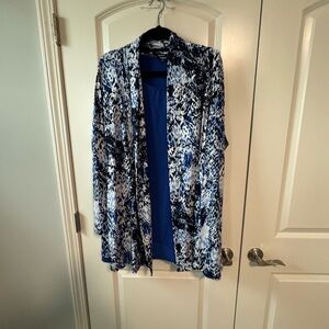 Set - Blue Patterned Women's Jacket and Matching Short Sleeve Top 3x